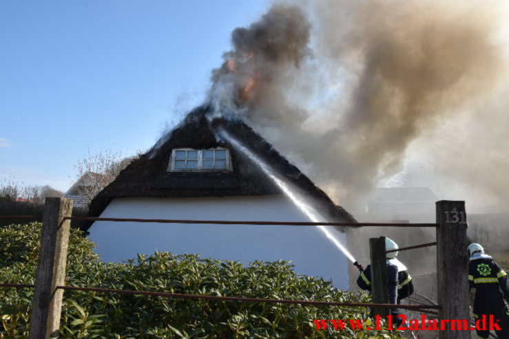 Uforsigtighed med gasbrænder skyld i ville brand. Vindingvej I Vejle. 25/03-2022. KL. 09:39.