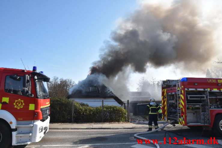 Uforsigtighed med gasbrænder skyld i ville brand. Vindingvej I Vejle. 25/03-2022. KL. 09:39.