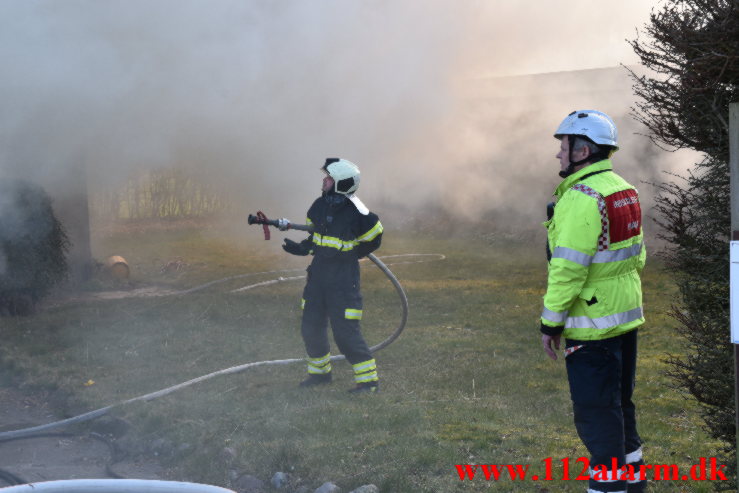 Uforsigtighed med gasbrænder skyld i ville brand. Vindingvej I Vejle. 25/03-2022. KL. 09:39.