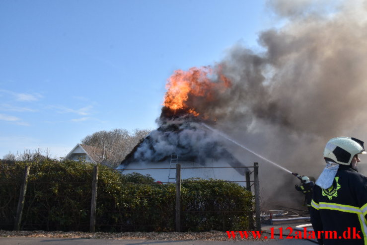 Uforsigtighed med gasbrænder skyld i ville brand. Vindingvej I Vejle. 25/03-2022. KL. 09:39.