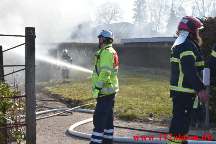 Uforsigtighed med gasbrænder skyld i ville brand. Vindingvej I Vejle. 25/03-2022. KL. 09:39.