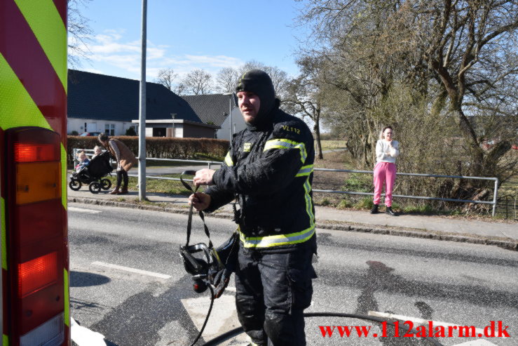 Uforsigtighed med gasbrænder skyld i ville brand. Vindingvej I Vejle. 25/03-2022. KL. 09:39.