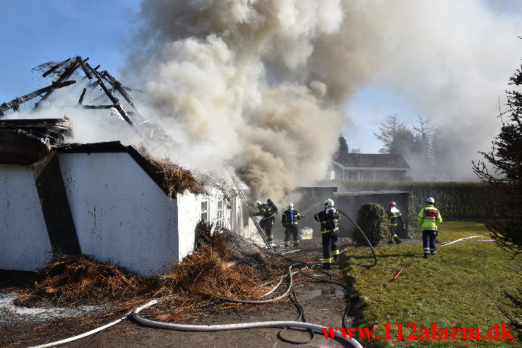 Uforsigtighed med gasbrænder skyld i ville brand. Vindingvej I Vejle. 25/03-2022. KL. 09:39.