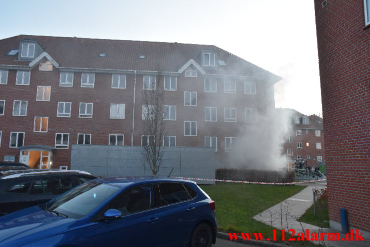 Kraftig brand i Lejlighed. Pilevænget i Vejle. 04/04-2022. Kl. 19:51.