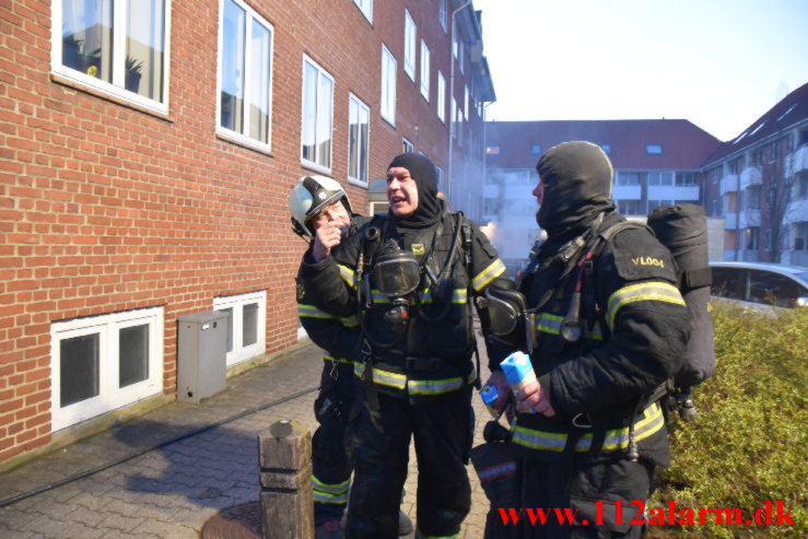 Kraftig brand i Lejlighed. Pilevænget i Vejle. 04/04-2022. Kl. 19:51.