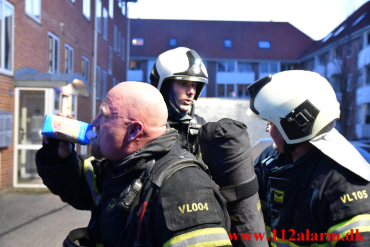 Kraftig brand i Lejlighed. Pilevænget i Vejle. 04/04-2022. Kl. 19:51.