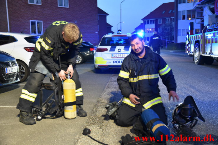 Kraftig brand i Lejlighed. Pilevænget i Vejle. 04/04-2022. Kl. 19:51.