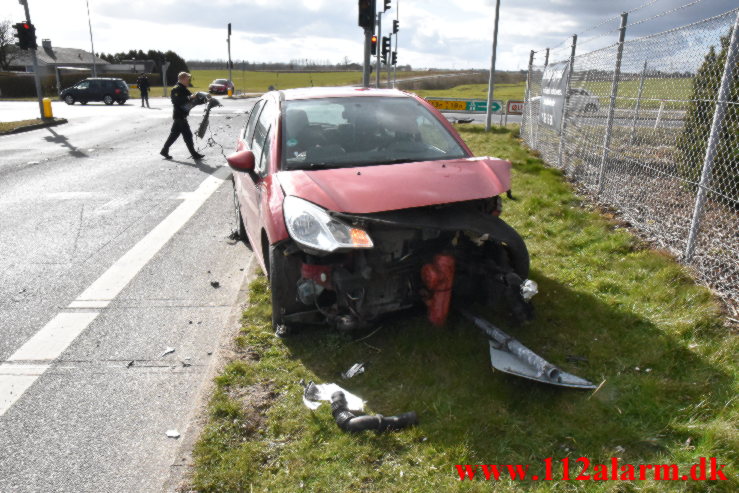 Mindre trafikuheld. Viborg Hovedvej ved Lindved. 05/04-2022. Kl. 16:15.