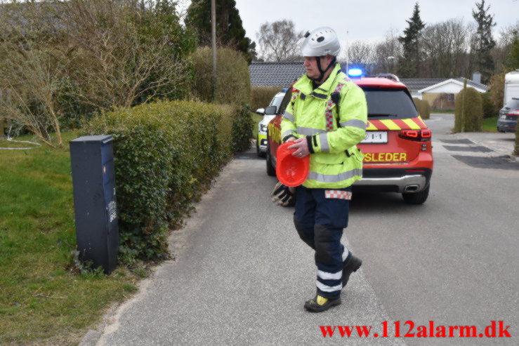 Kom i klemme da maskinen væltede. Hermesvej i Vejle. 12:04:2022. Kl. 09:12.