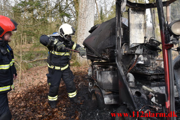 Ild i fejemaskine. Munkebjerg Munkebjergvej. 13/04-2022. KL. 09:26.