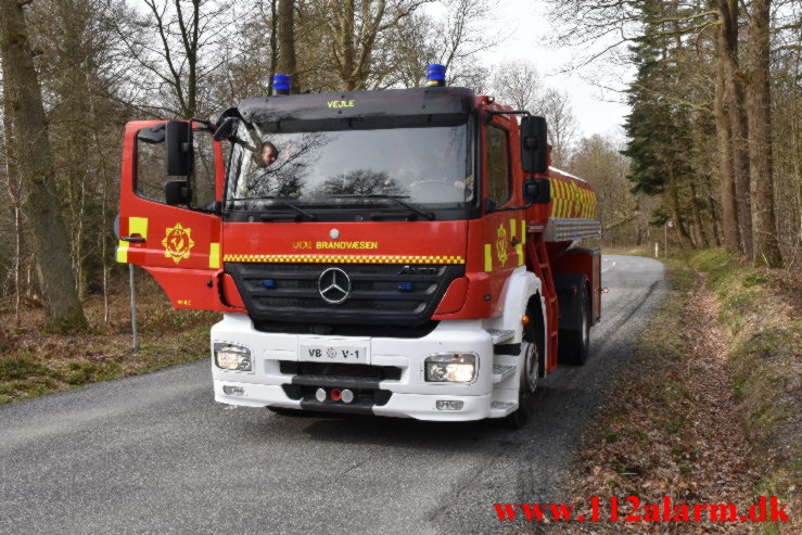 Ild i fejemaskine. Munkebjerg Munkebjergvej. 13/04-2022. KL. 09:26.