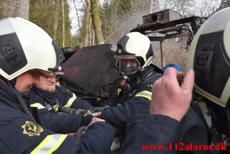 Ild i fejemaskine. Munkebjerg Munkebjergvej. 13/04-2022. KL. 09:26.