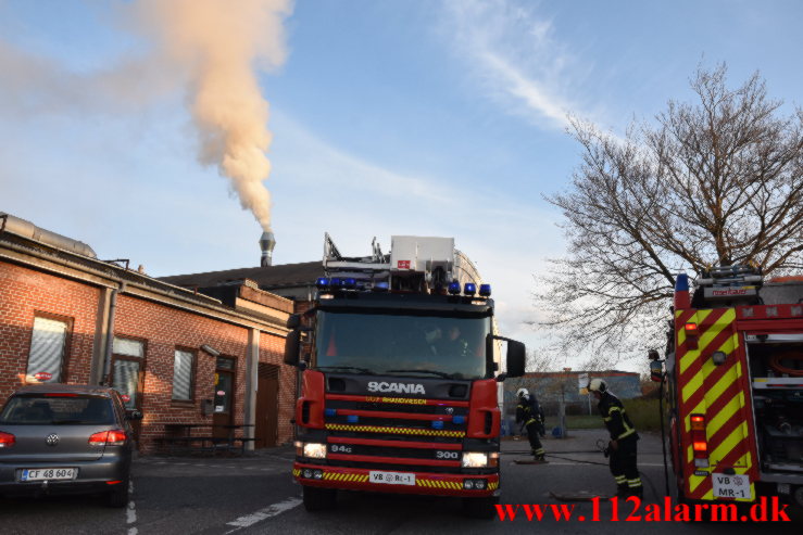 Ild i udsugningsanlæg. Dianavej i Vejle. 20/04-2022. Kl. 06:34.