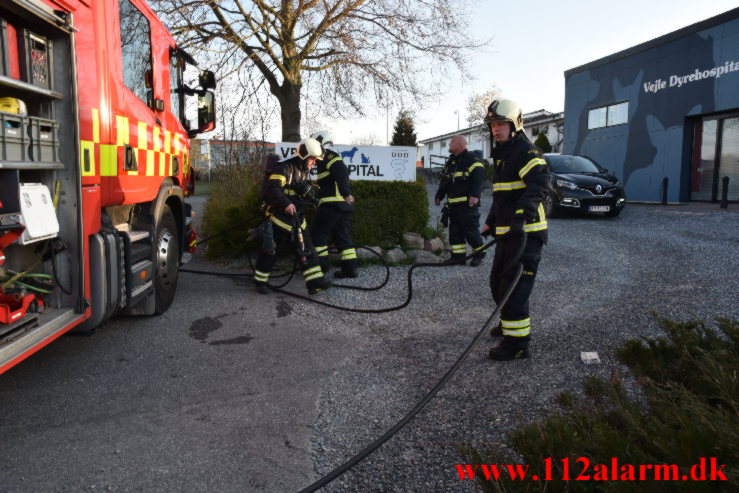 Ild i udsugningsanlæg. Dianavej i Vejle. 20/04-2022. Kl. 06:34.