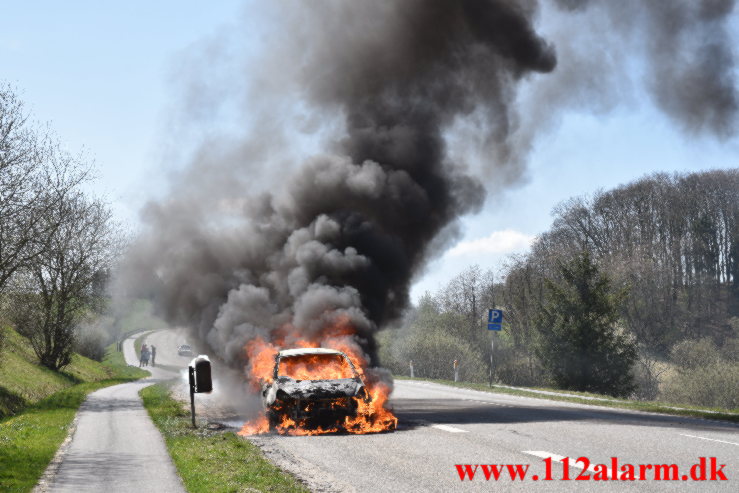 Opel Corsa gik op i flammer. Ribe Landevej ved Nørre Vilstrup. 23/04-2022. KL. 12:42.