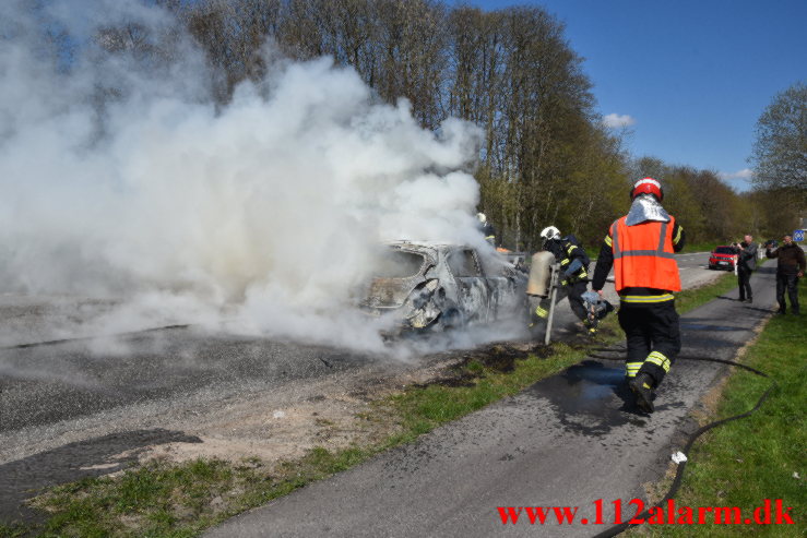 Opel Corsa gik op i flammer. Ribe Landevej ved Nørre Vilstrup. 23/04-2022. KL. 12:42.