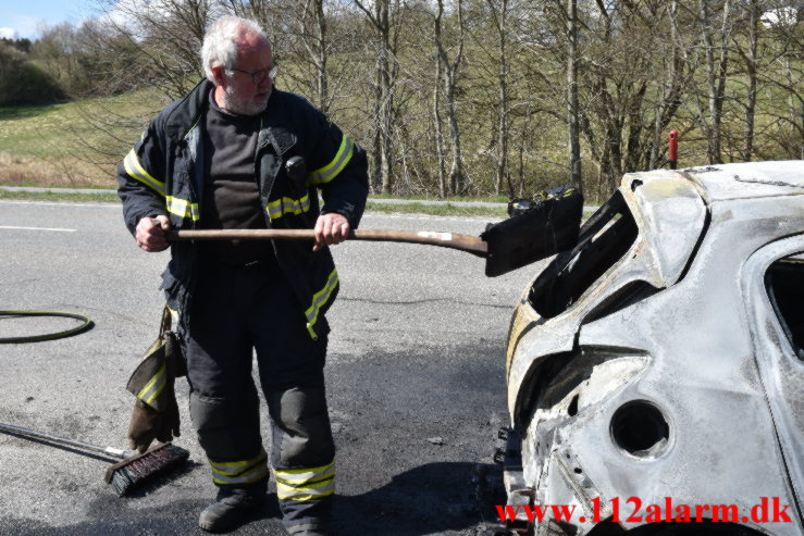 Opel Corsa gik op i flammer. Ribe Landevej ved Nørre Vilstrup. 23/04-2022. KL. 12:42.