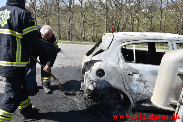 Opel Corsa gik op i flammer. Ribe Landevej ved Nørre Vilstrup. 23/04-2022. KL. 12:42.