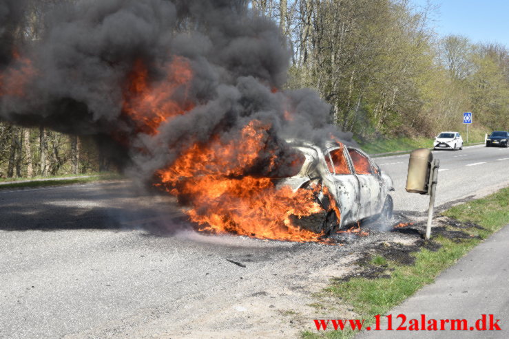 Opel Corsa gik op i flammer. Ribe Landevej ved Nørre Vilstrup. 23/04-2022. KL. 12:42.