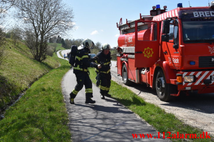 Opel Corsa gik op i flammer. Ribe Landevej ved Nørre Vilstrup. 23/04-2022. KL. 12:42.