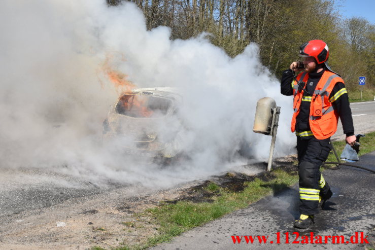 Opel Corsa gik op i flammer. Ribe Landevej ved Nørre Vilstrup. 23/04-2022. KL. 12:42.