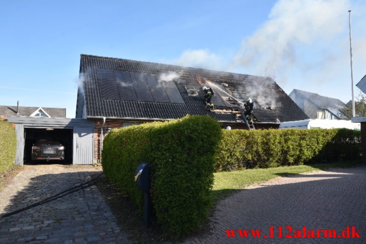 Solfangeranlæg startet branden. Bjerreager i Vejle Øst. 28/04-2022. KL. 09:05.