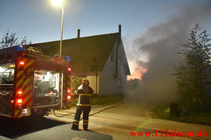 Bilbrand. Nørre Bygade i Grejs. 14/05-2022. KL. 22:08.