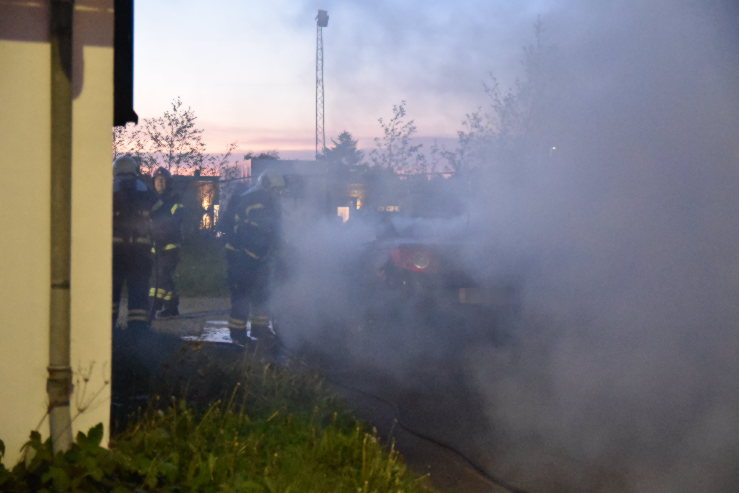 Bilbrand. Nørre Bygade i Grejs. 14/05-2022. KL. 22:08.