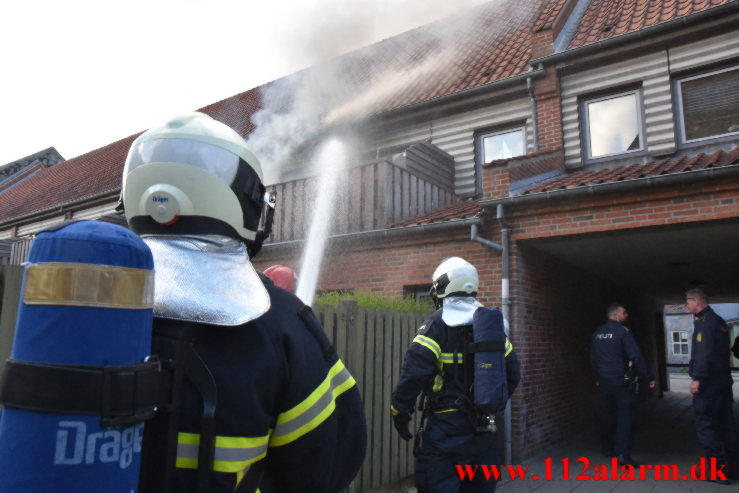 Brand i altanen. Tønnesgade 13 i Vejle. 26/05-2022. KL. 20:24.