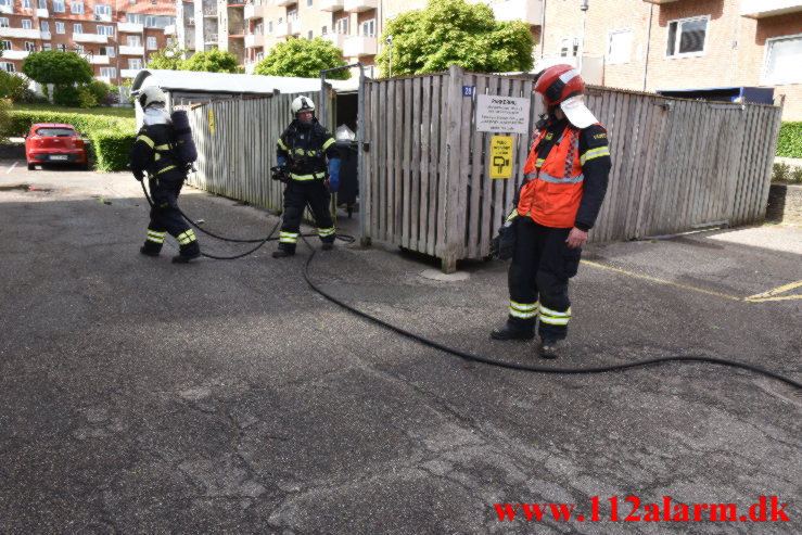 Forsøgte at sætte ild i en Container. Mindegade 17 i Vejle. 27/05-2022. Kl. 17:19.