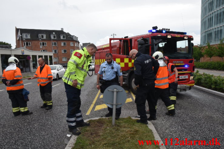 Ung mand mistet herredømmet. Horsensvej i Vejle. 01/07-2022. KL. 18:33.