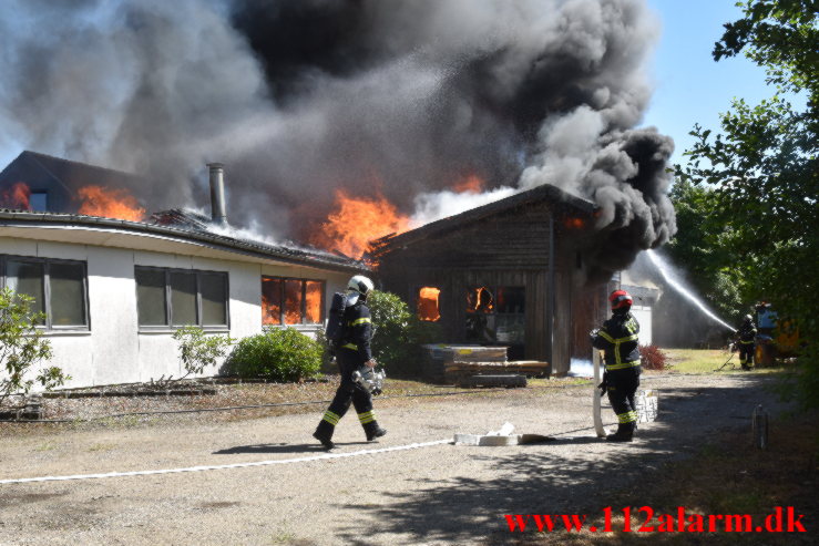 Voldsom brand. Egelandvej Egtved. 11/07-2022. KL. 14:33.