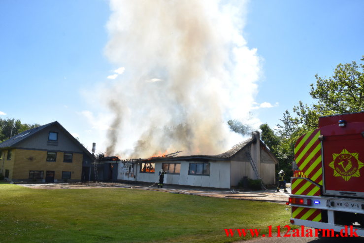 Voldsom brand. Egelandvej Egtved. 11/07-2022. KL. 14:33.