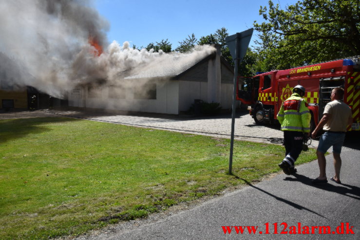 Voldsom brand. Egelandvej Egtved. 11/07-2022. KL. 14:33.