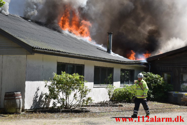 Voldsom brand. Egelandvej Egtved. 11/07-2022. KL. 14:33.