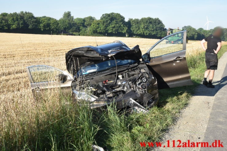 Personbil ramte en mejetærsker. Ådalvej ved Ådal. 13/08-2022. KL. 07:41.