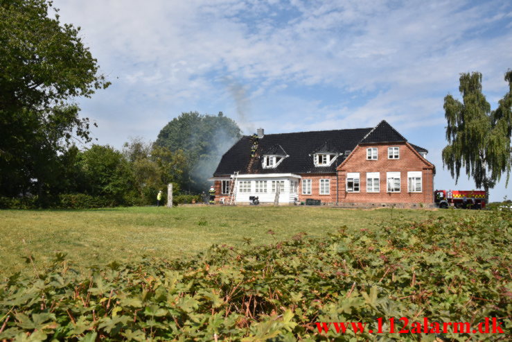 Brand i Villa. Højløkkevej ved Vejle. 14/08-2022. KL. 12:22.