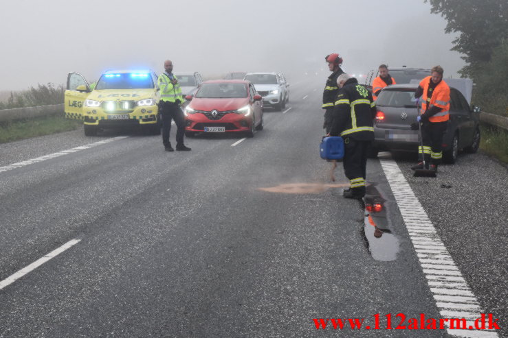 Motorcykelisten havnede inde under lastbilen. Ballevej ved Bredsten. 17/08-2022. KL. 07:04.