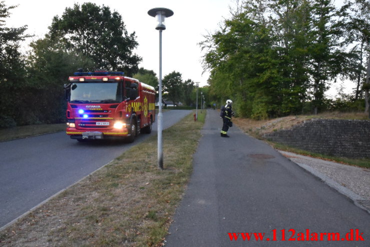 Ild i Industribygning. Storegårdsvej i Vejle. 02/09-2022. Kl. 20:00.