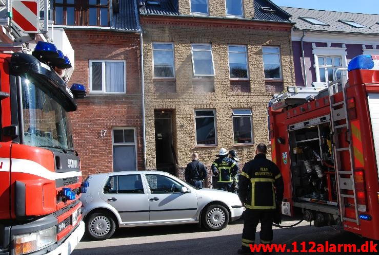 Brand i Køkkenet. Fredericiagade 19 i Vejle. 04/04-2013. Kl. 10:21.