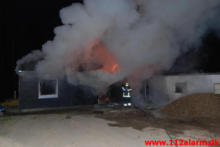 Brand i Sommerhus. Lerbæk Møllevej ved Vejle. 07/05-2013. Kl. 23:21.