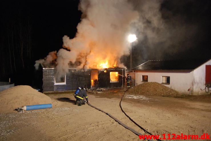 Brand i Sommerhus. Lerbæk Møllevej ved Vejle. 07/05-2013. Kl. 23:21.