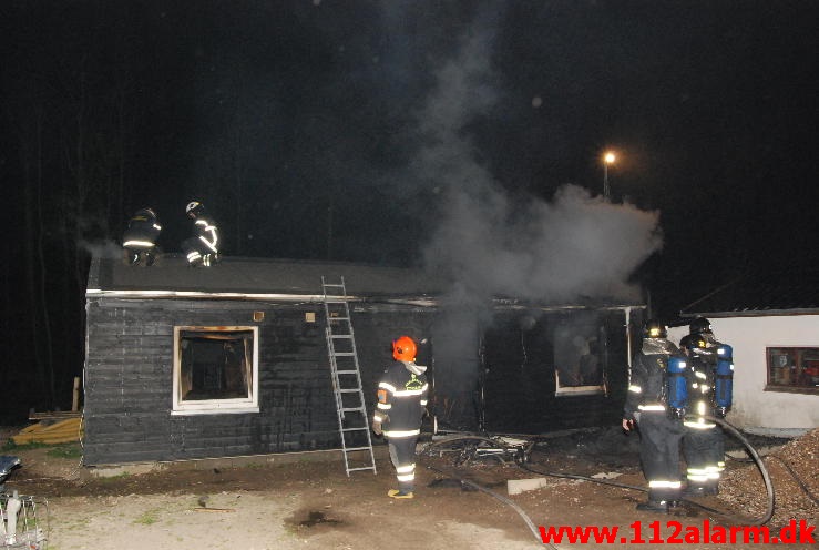 Brand i Sommerhus. Lerbæk Møllevej ved Vejle. 07/05-2013. Kl. 23:21.