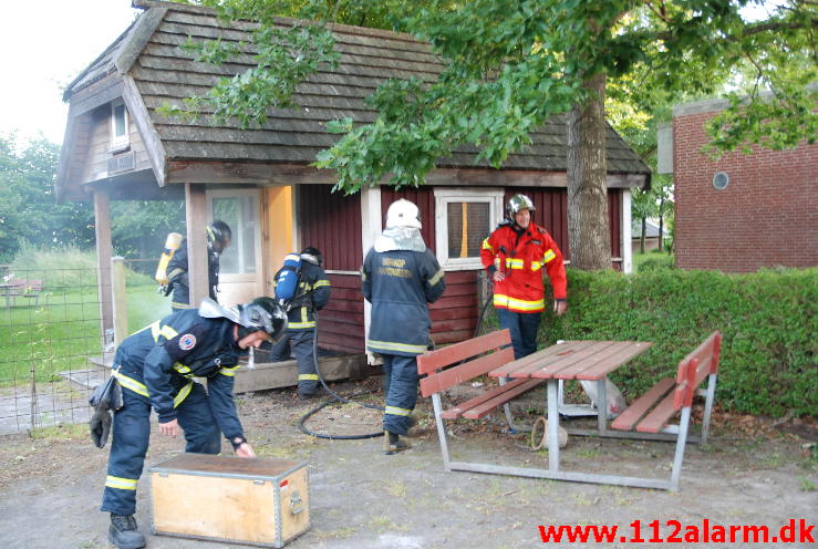 Brand i institution . Tiufkærvej 3 B. Smidstrup skole. 10/07-2013. Kl. 21:25.