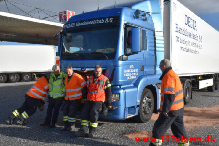 Større Benzin udslip. Dieselvej i Vejle. 15/09-2022. KL. 08:42.