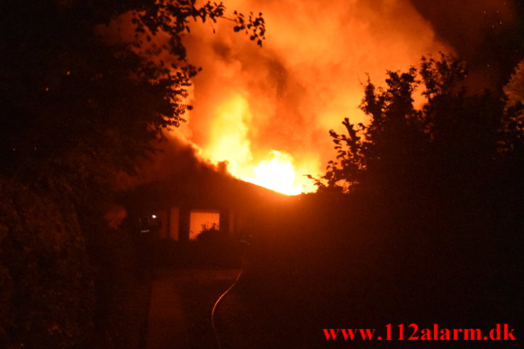 Brand i Villa. Vindingvej i Vinding. 15/09-2022. KL. 21:01.