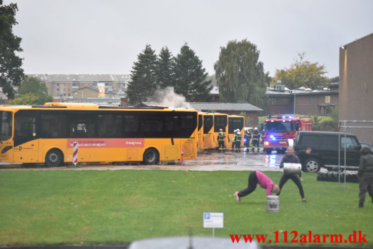 Ild i Bus. Niels Bohrs Vej i Vejle. 27/09-2022. KL. 18:24.