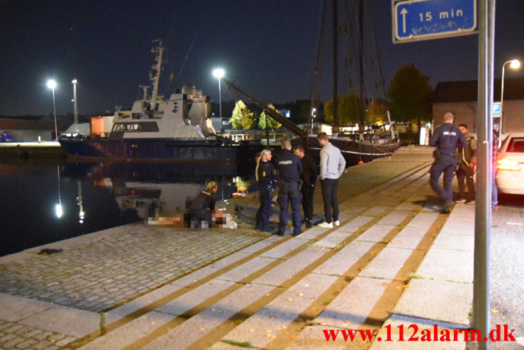 Mand i Havnen. Vejle Havn. 09/10-2022. KL. 02:07.