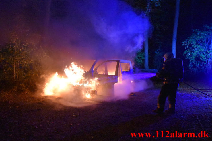 Satte ild til bilen og flygtet fra stedet. Nørreskoven ved Vejle. 01/11-2022. Kl. 20:58.