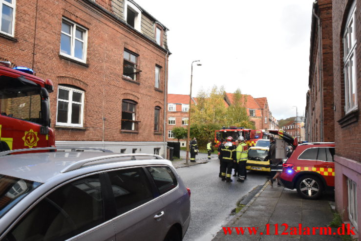 Blev reddet ud fra 1. sal. Aagade 66 i Vejle. 02/11-2022. Kl. 13:39.